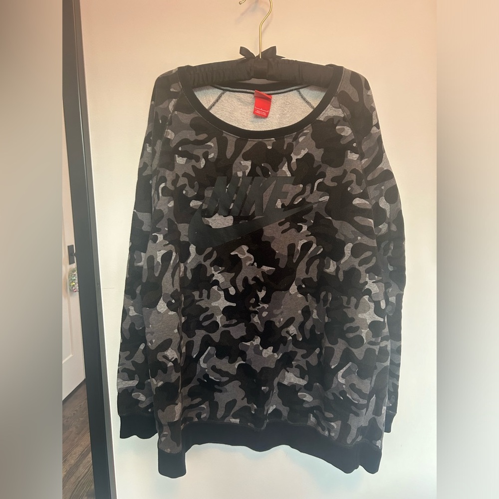 Nike sweatshirt